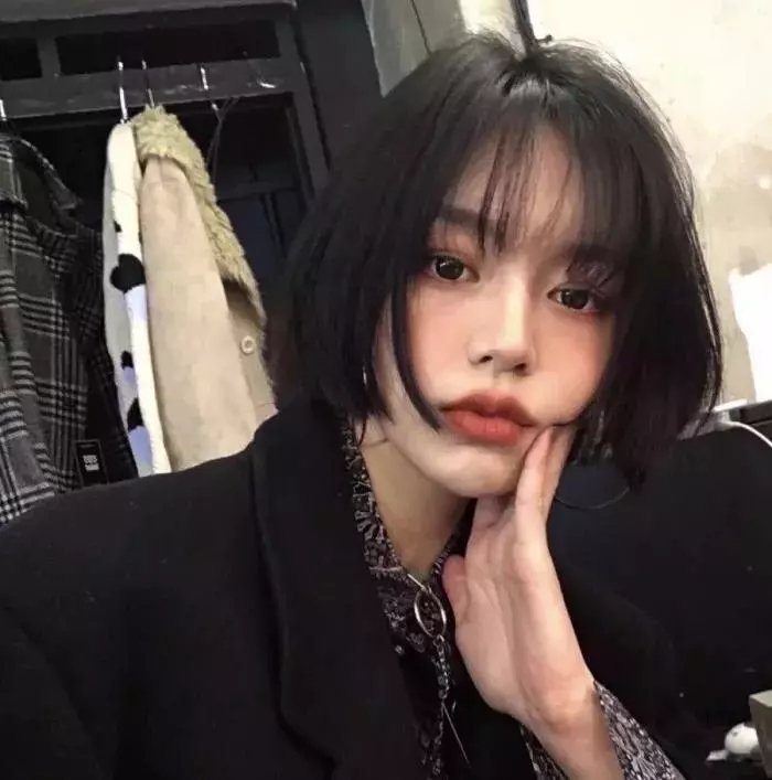 维多利亚必须死封面